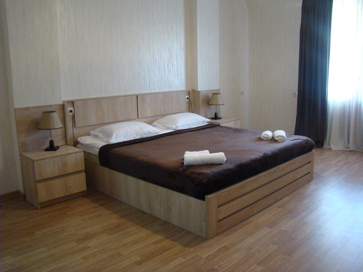 Shumeri Hotel Mestia Bagian luar foto
